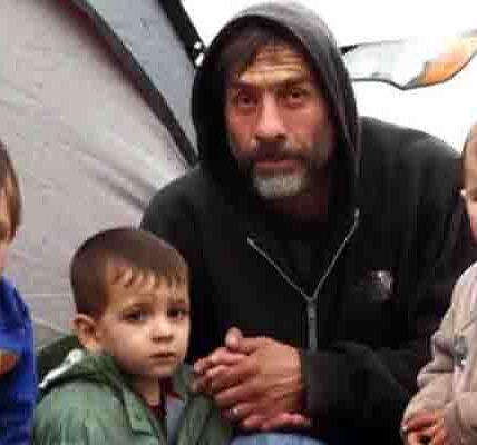 A Father Of Three Who Lives In A Tent, Selflessly Donates His Last $2 To A Stranger At A Gas Station